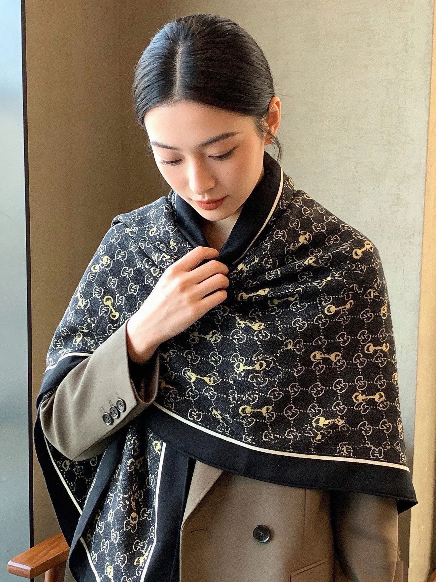 Scarves GUCCI 17543254