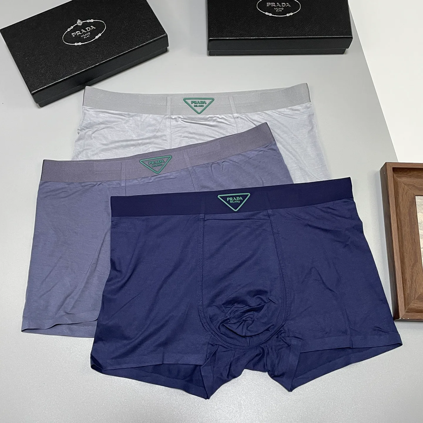 Men's Shorts PRADA 18097540