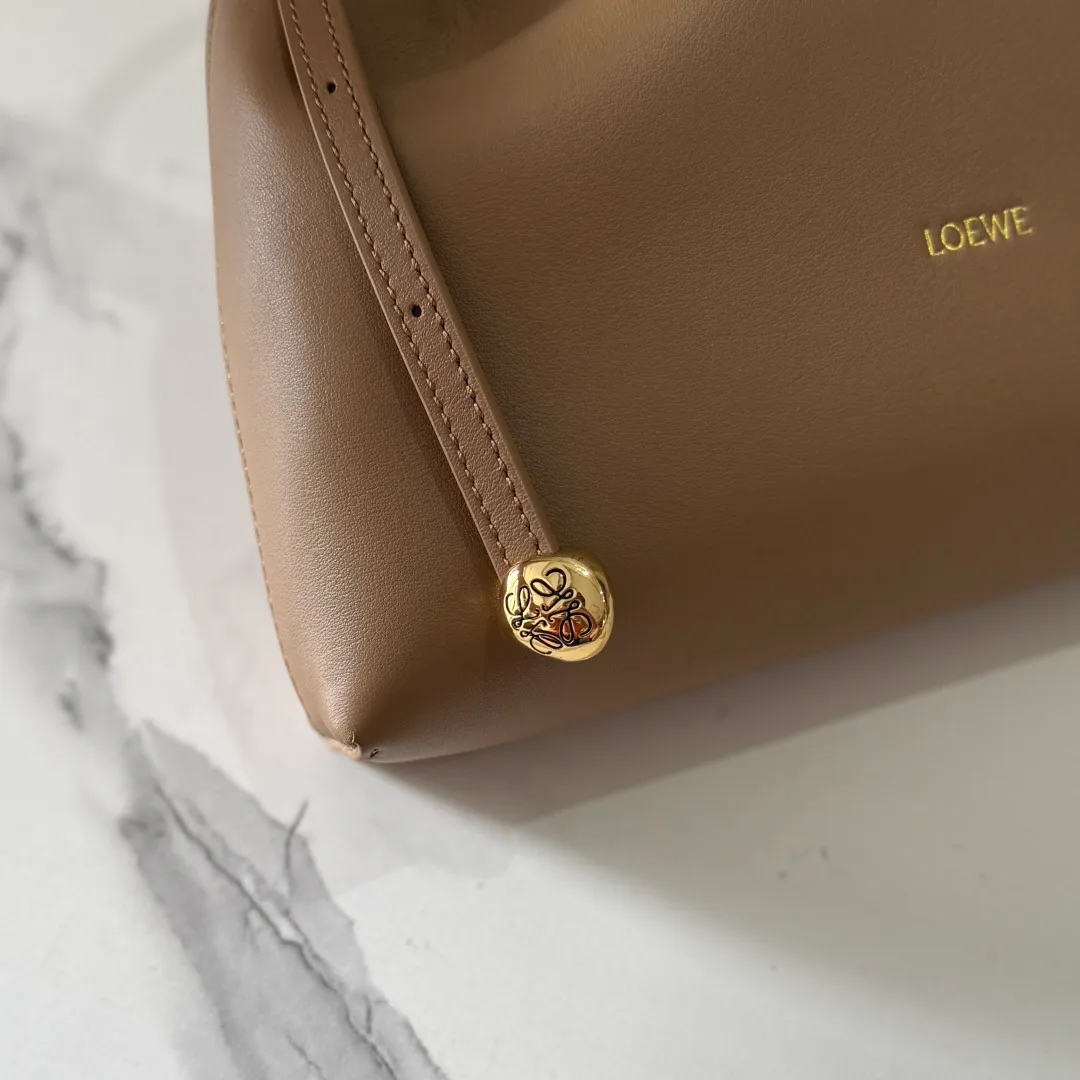 Women's Classic Handbags LOEWE 17818455