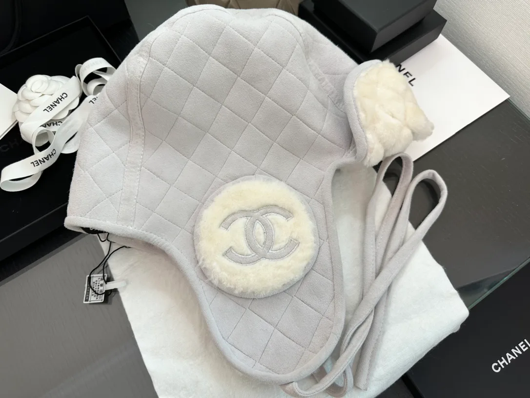 Hats CHANEL 18347663