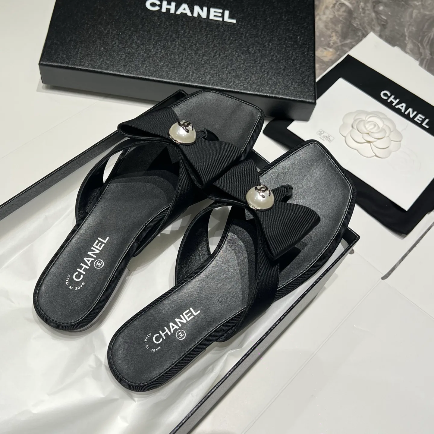 Women's Flip-Flops CHANEL 17693142
