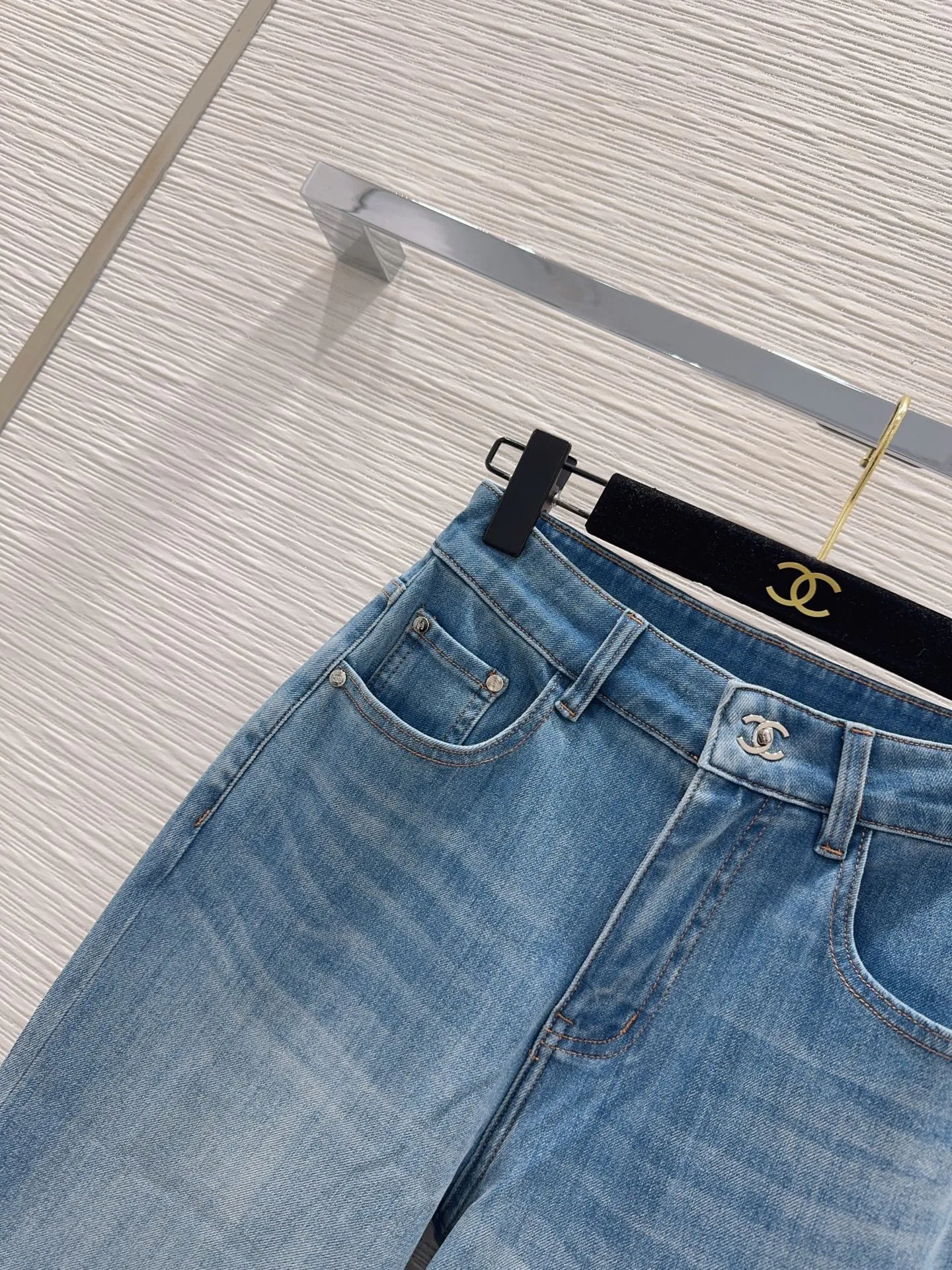 Джинсы Женские Chanel 18571083
