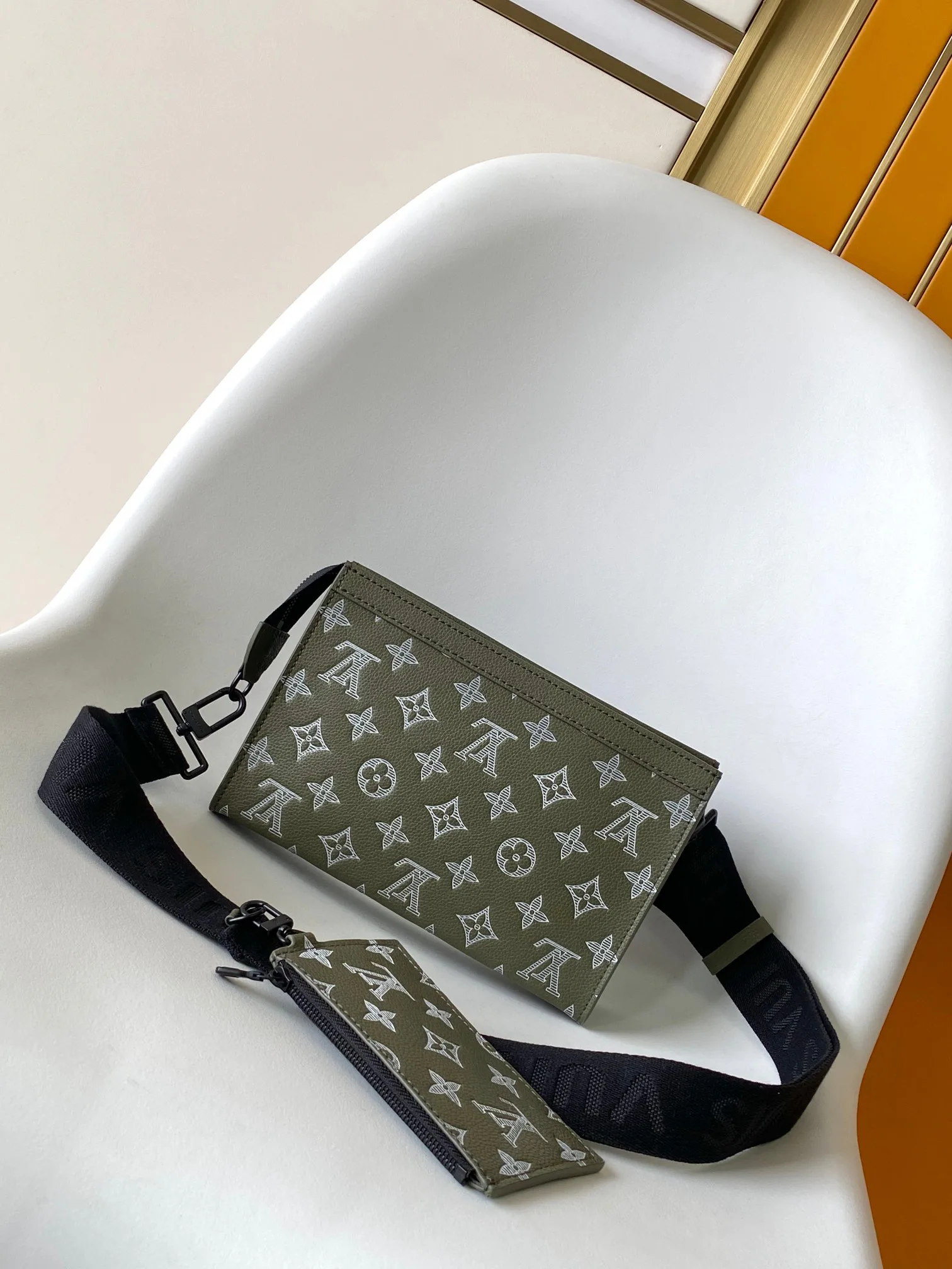 Women's Shoulder Bags LOUIS VUITTON 17904108