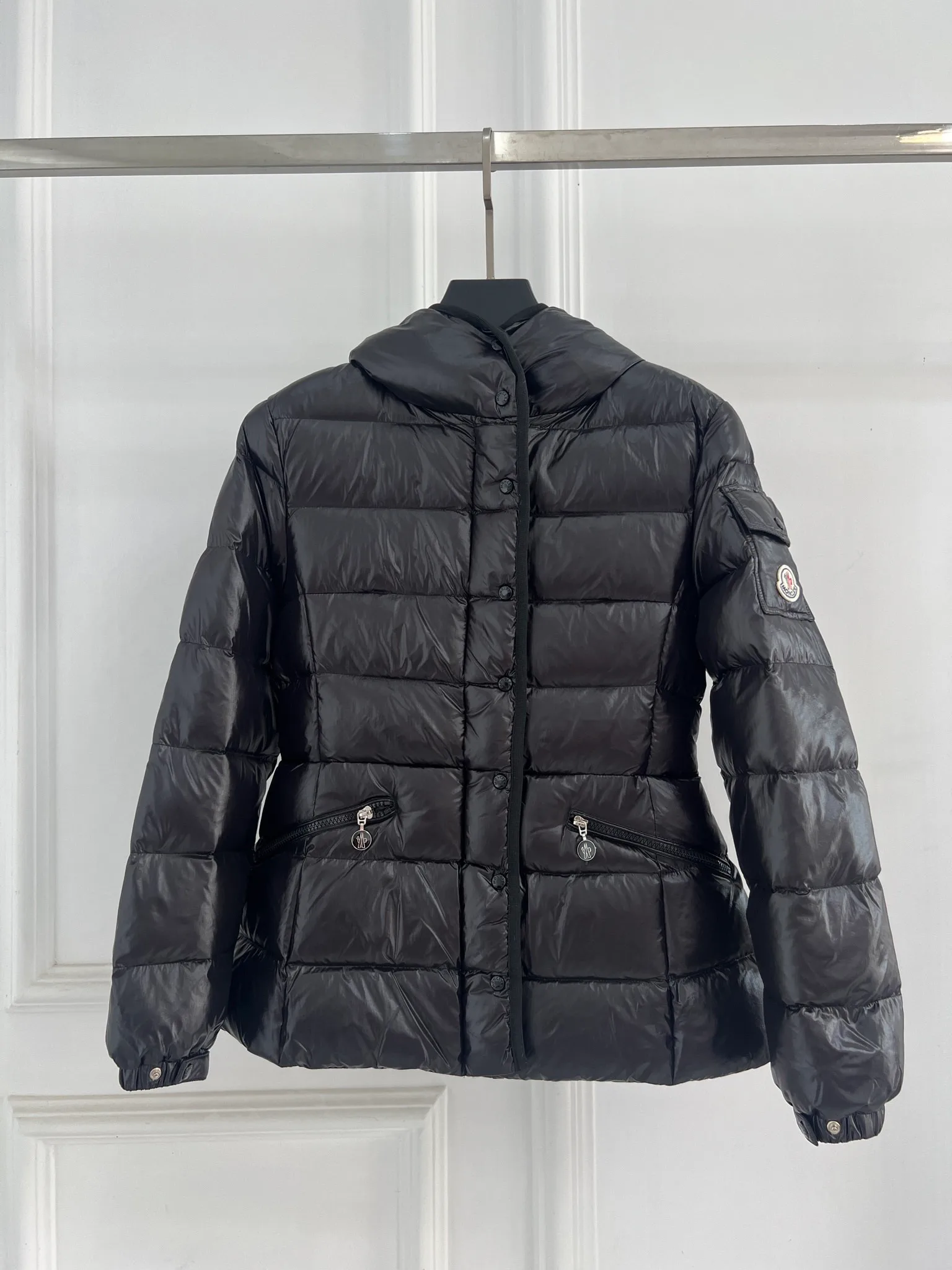 Women's Jackets And Down Jackets MONCLER 18416197