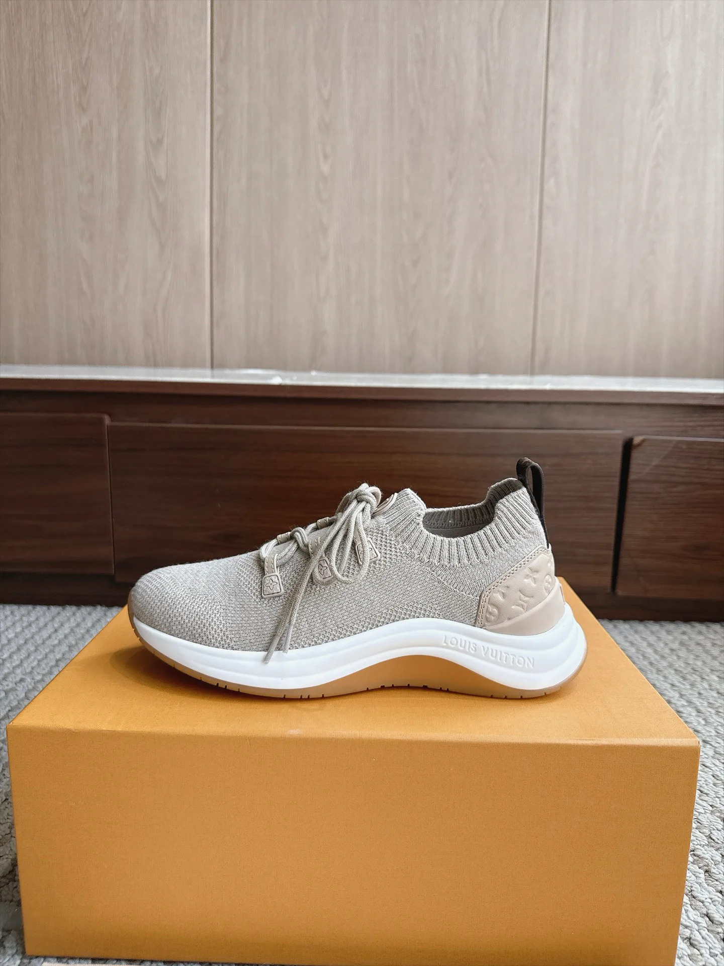 Women's Sneakers LOUIS VUITTON 18333242