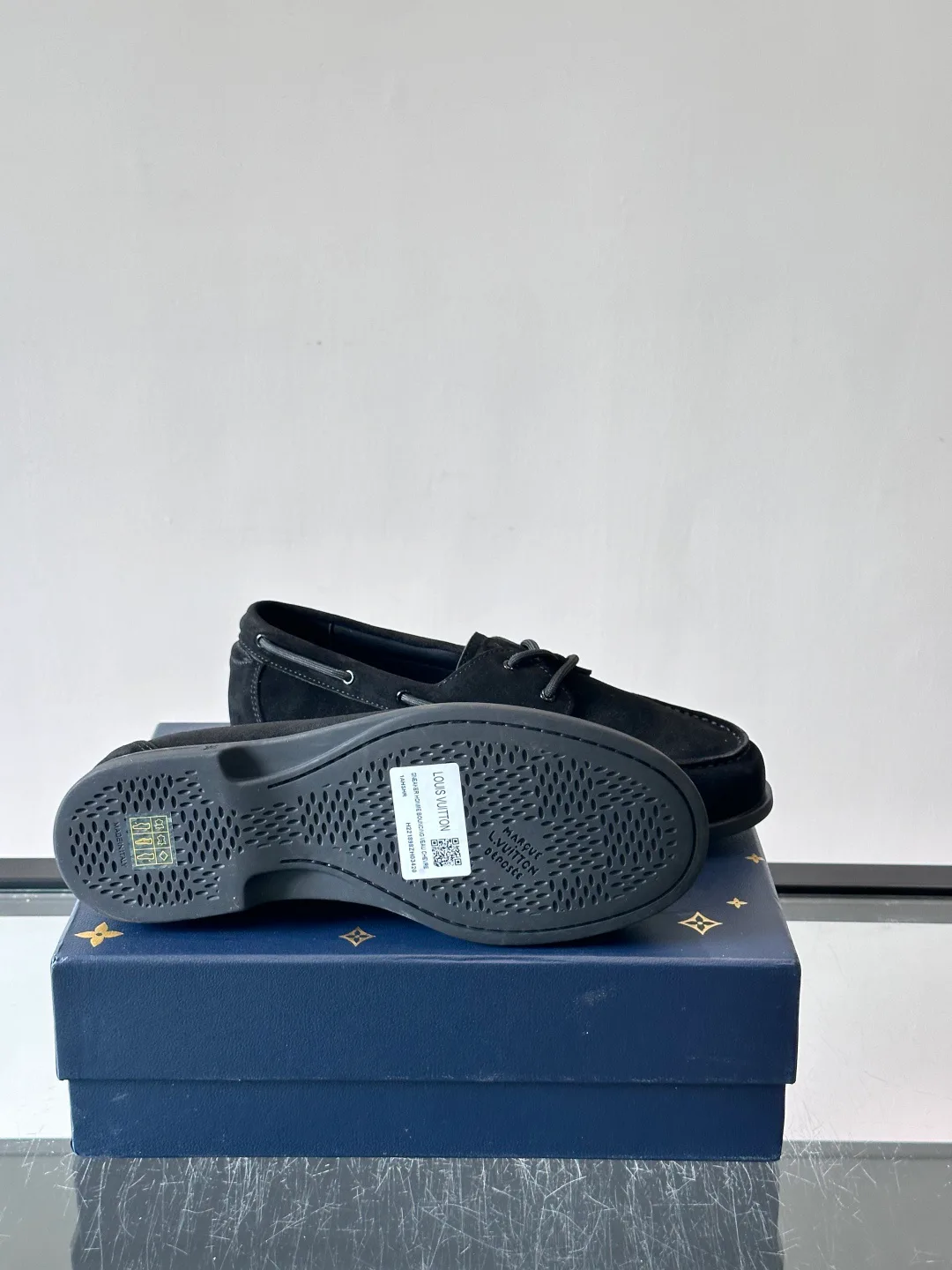 Men's Loafers And Dress Shoes LOUIS VUITTON 17941073