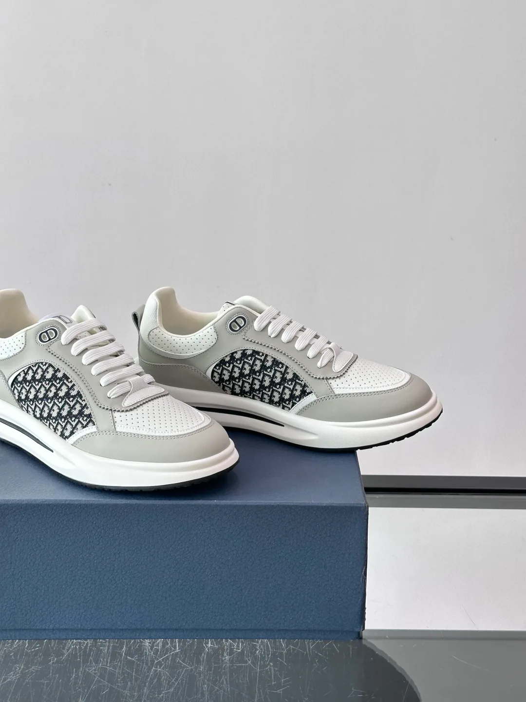 Men's Sneakers CHRISTIAN DIOR 18102339