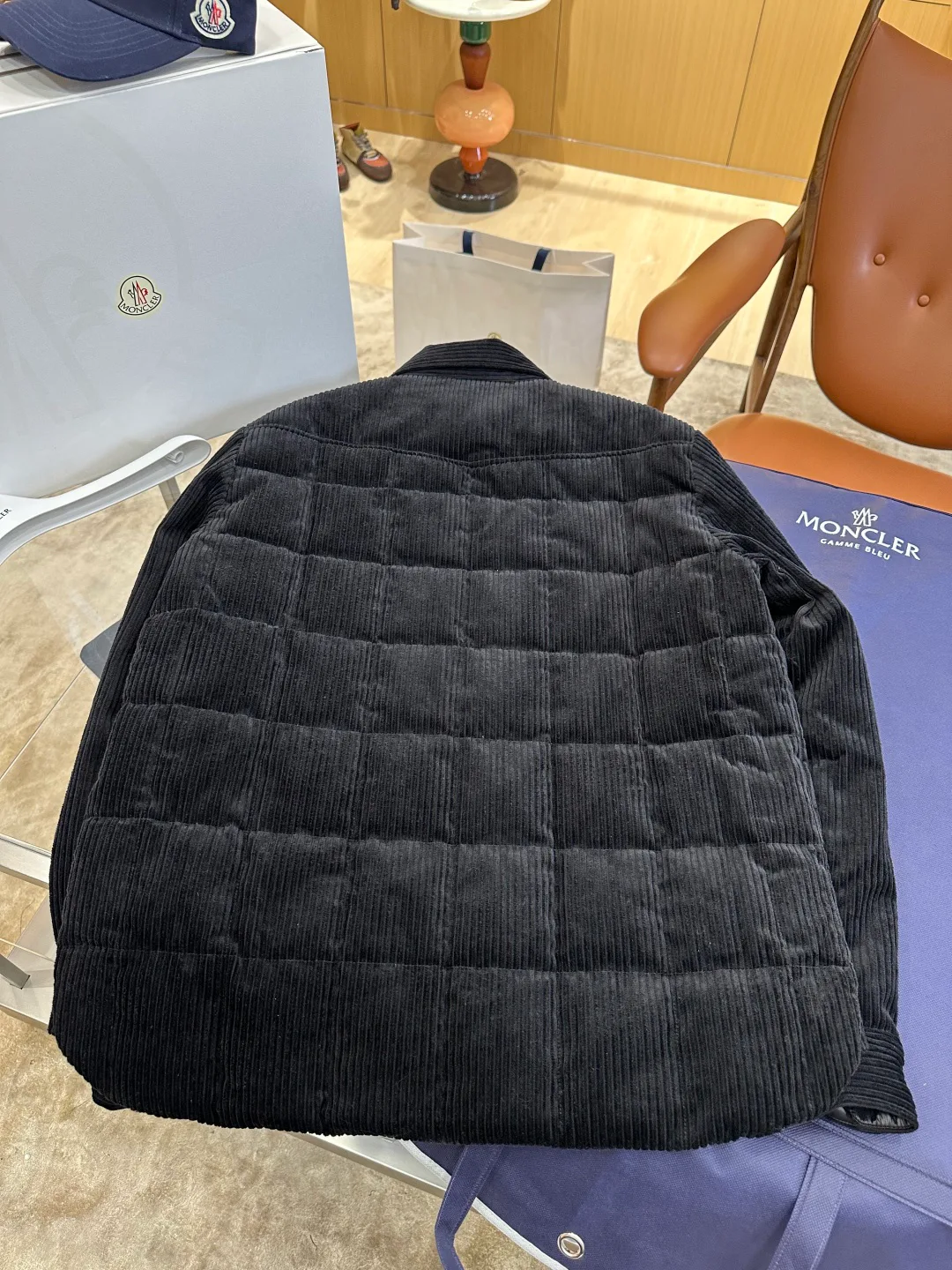 Men's Jackets And Down Jackets MONCLER 18209781