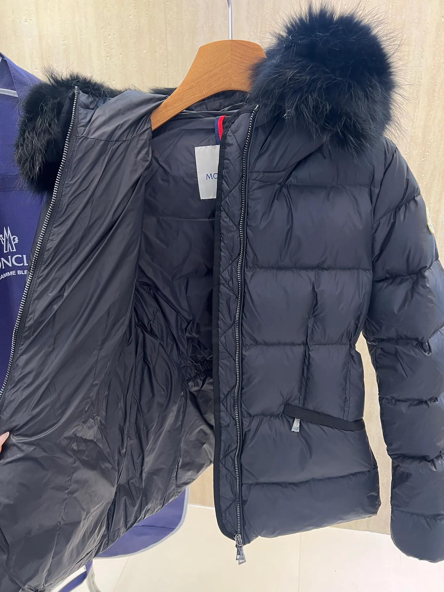 Men's Jackets And Down Jackets MONCLER 18434529