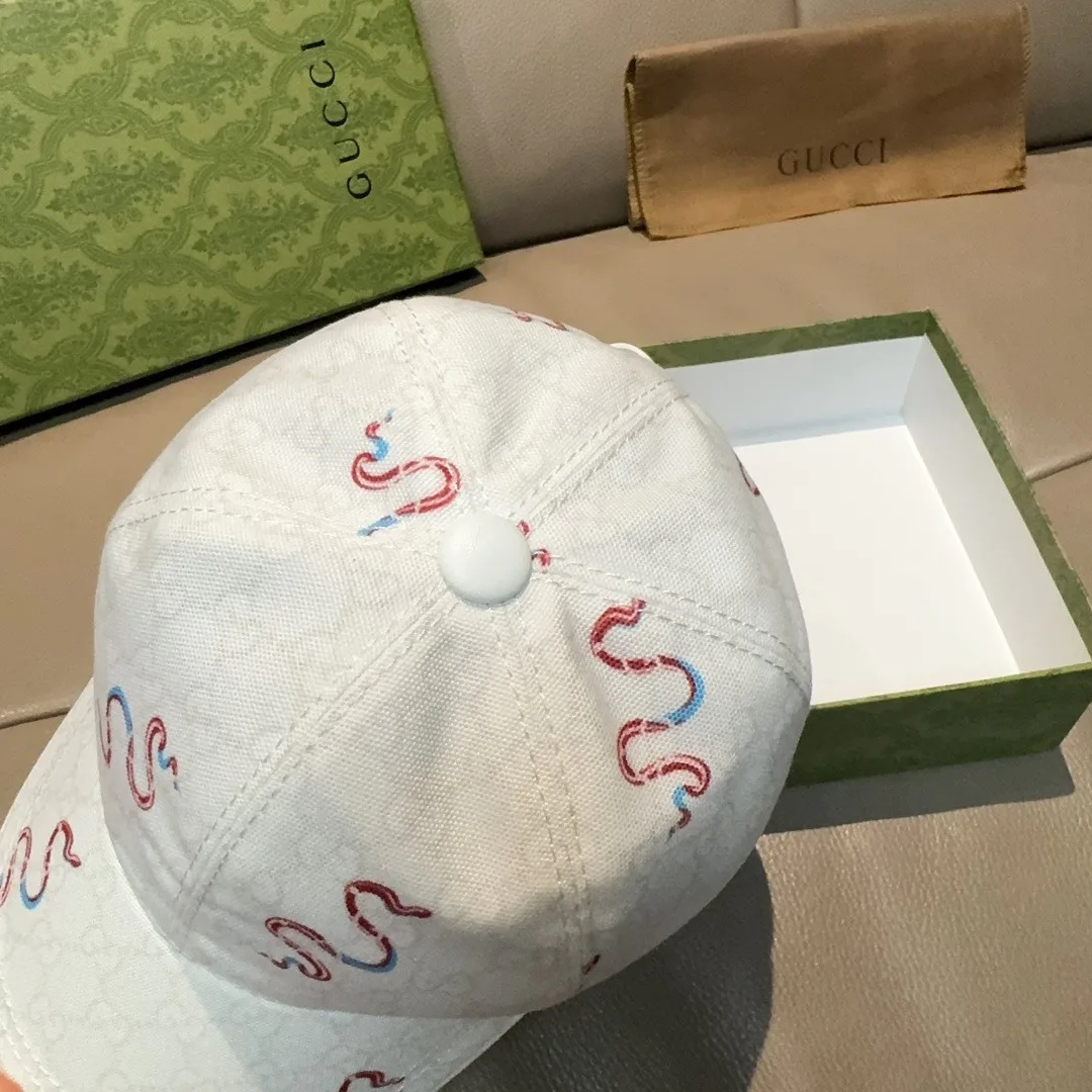 Hats GUCCI 18347095