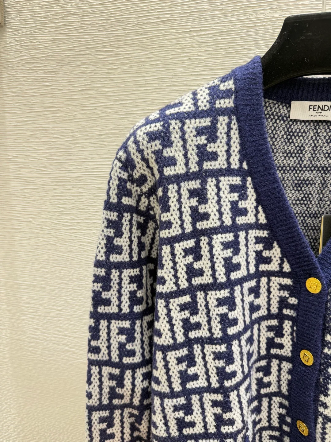 Women's Jumpers And Sweaters FENDI 18021901