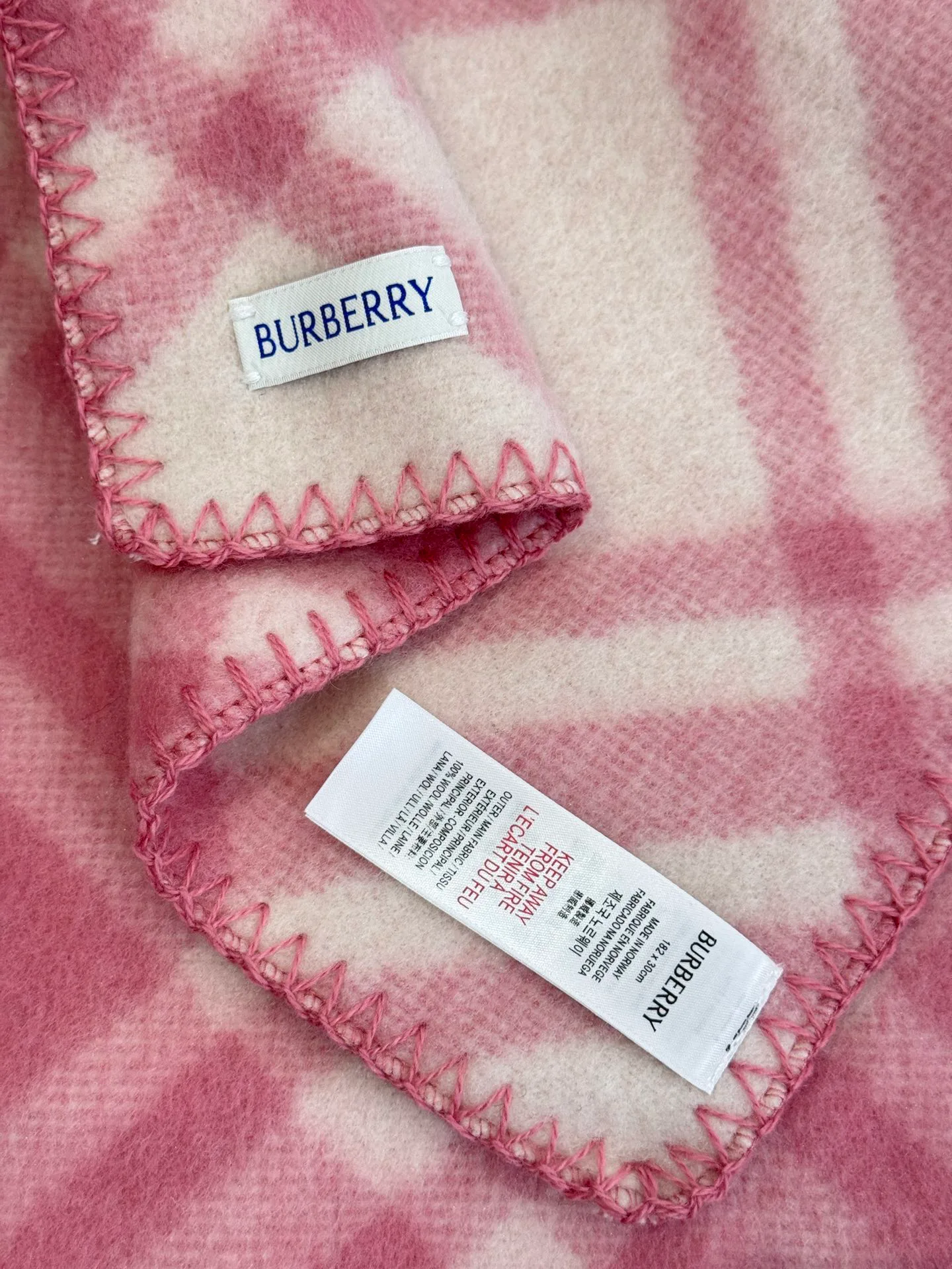 Scarves BURBERRY 18287464