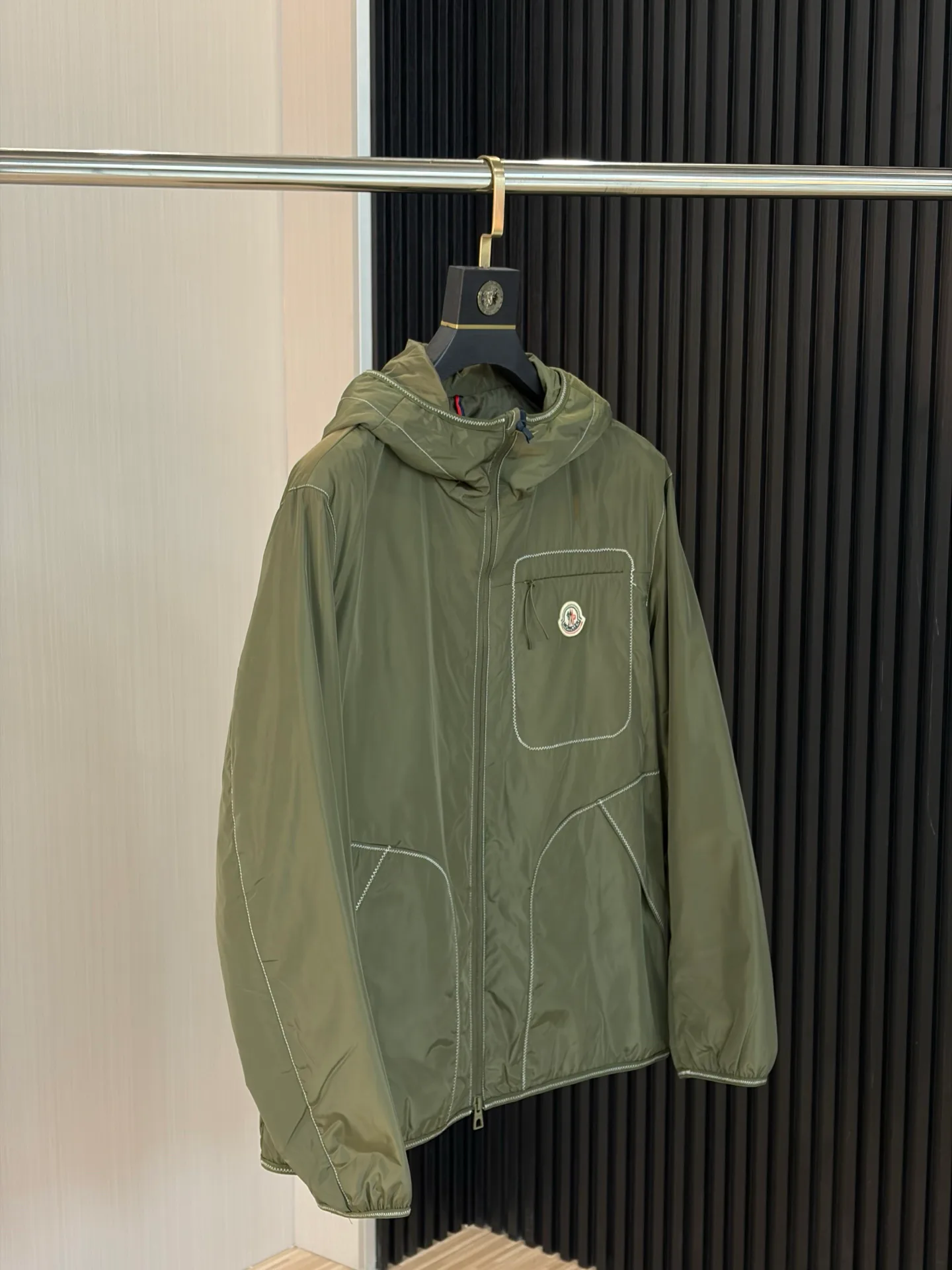 Men's Jackets And Down Jackets MONCLER 18218447