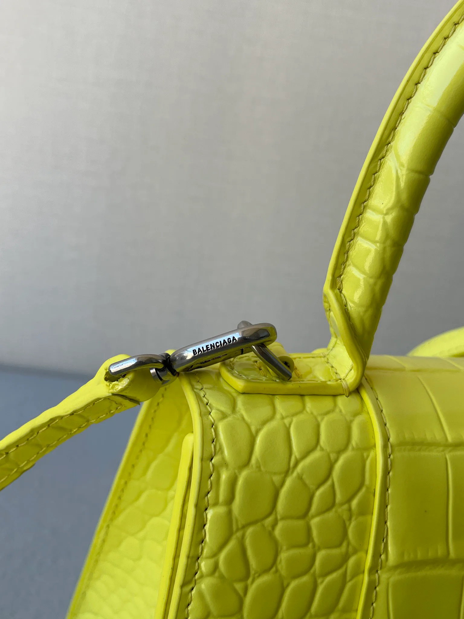 Классические Сумки Женские Balenciaga 18619532