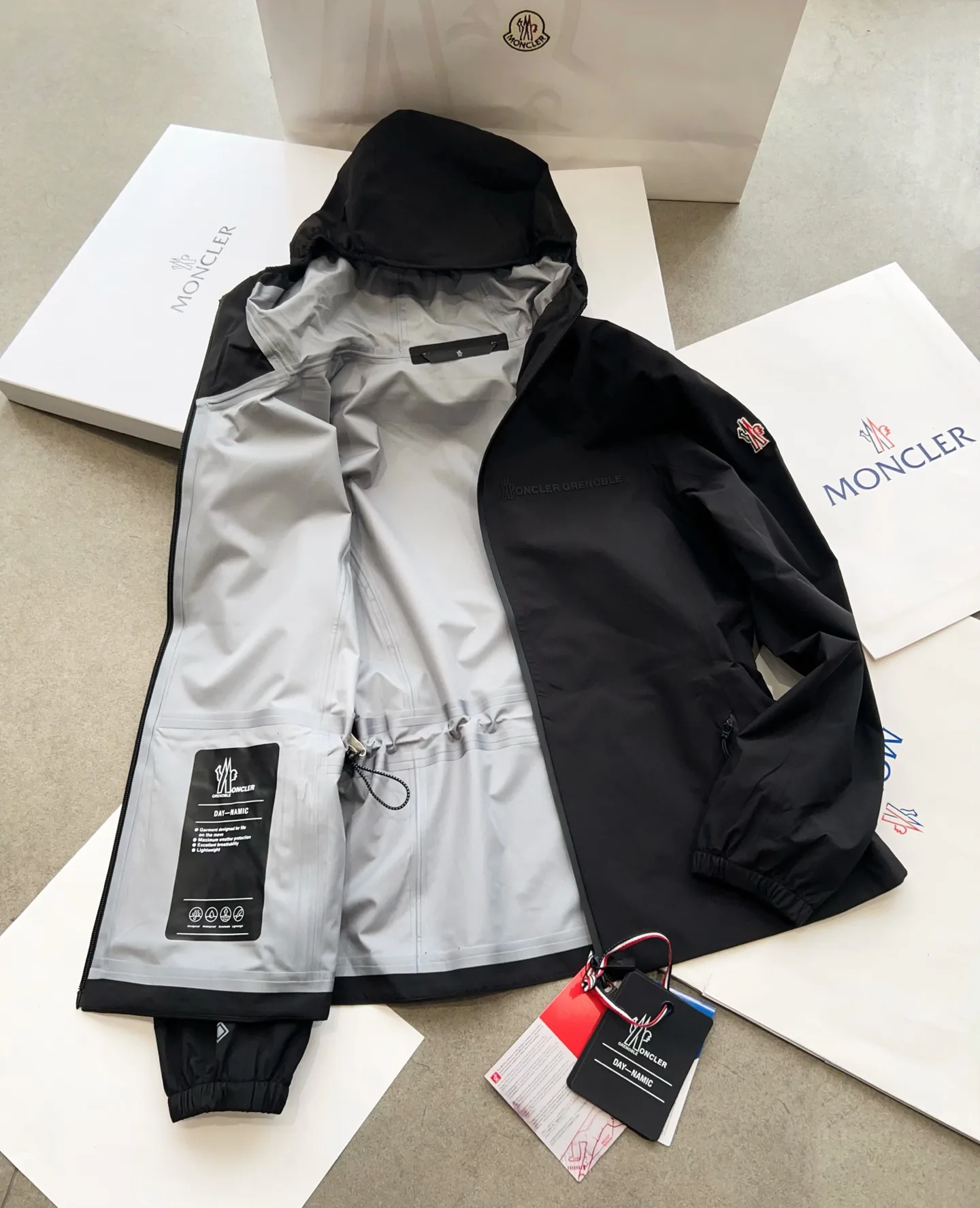 Women's Jackets And Down Jackets MONCLER 19527596