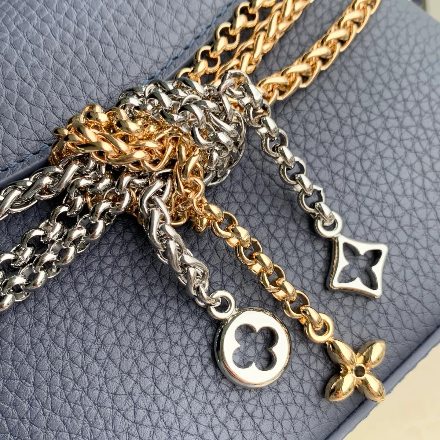 Women's Classic Handbags LOUIS VUITTON 18147531