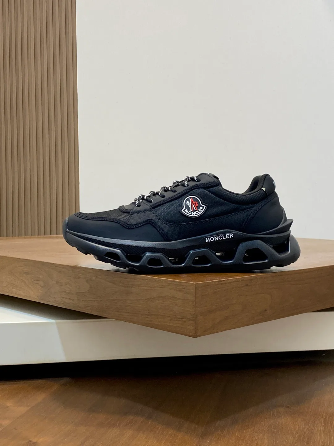 Кроссовки Мужские Moncler 18597469