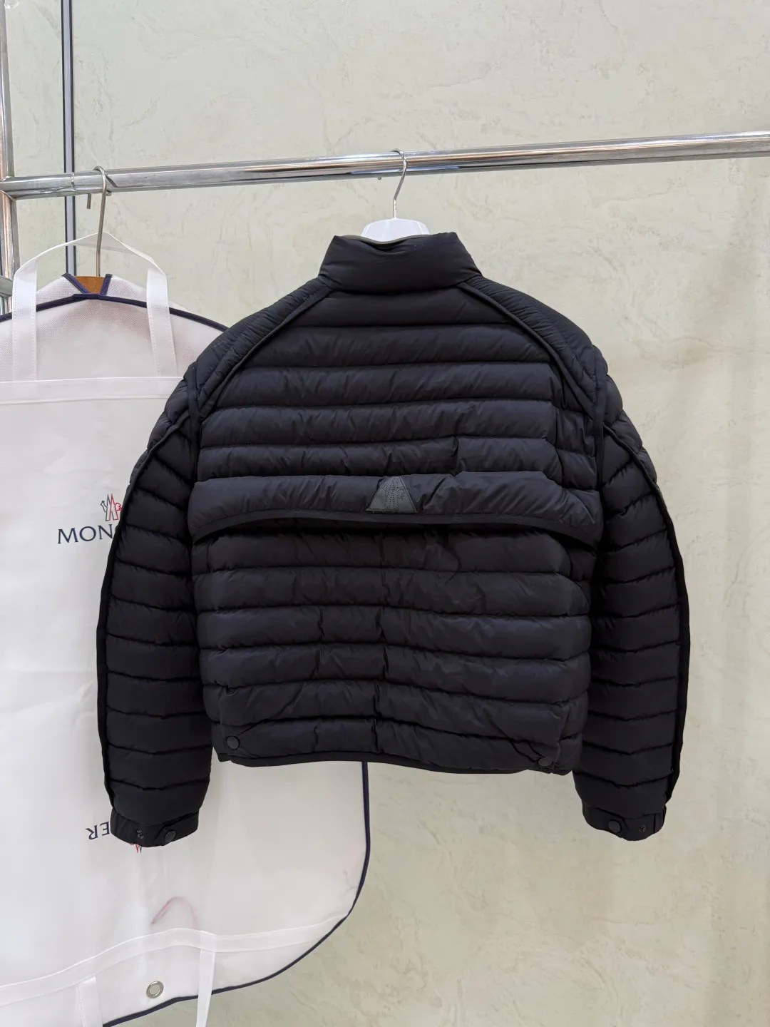 Women's Jackets And Down Jackets MONCLER 17918894