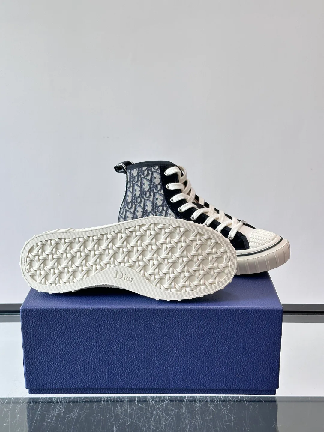 Women's Sneakers CHRISTIAN DIOR 18102157