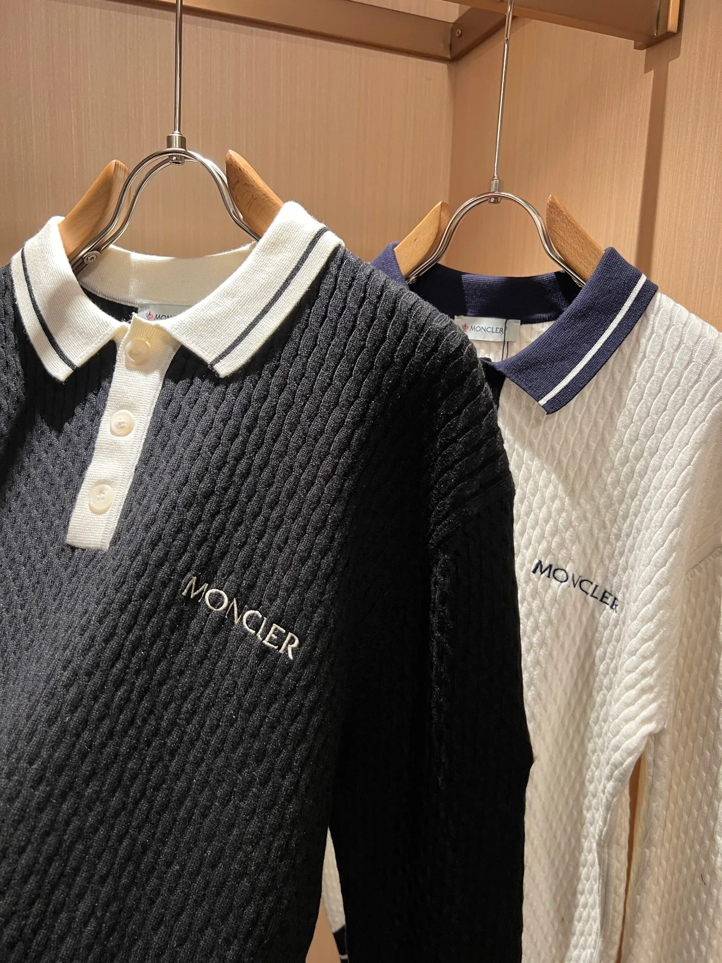 Men's Jumpers And Sweaters MONCLER 18495786