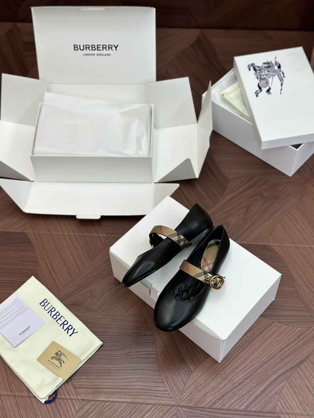 Women's Ballet Flats BURBERRY 18006353