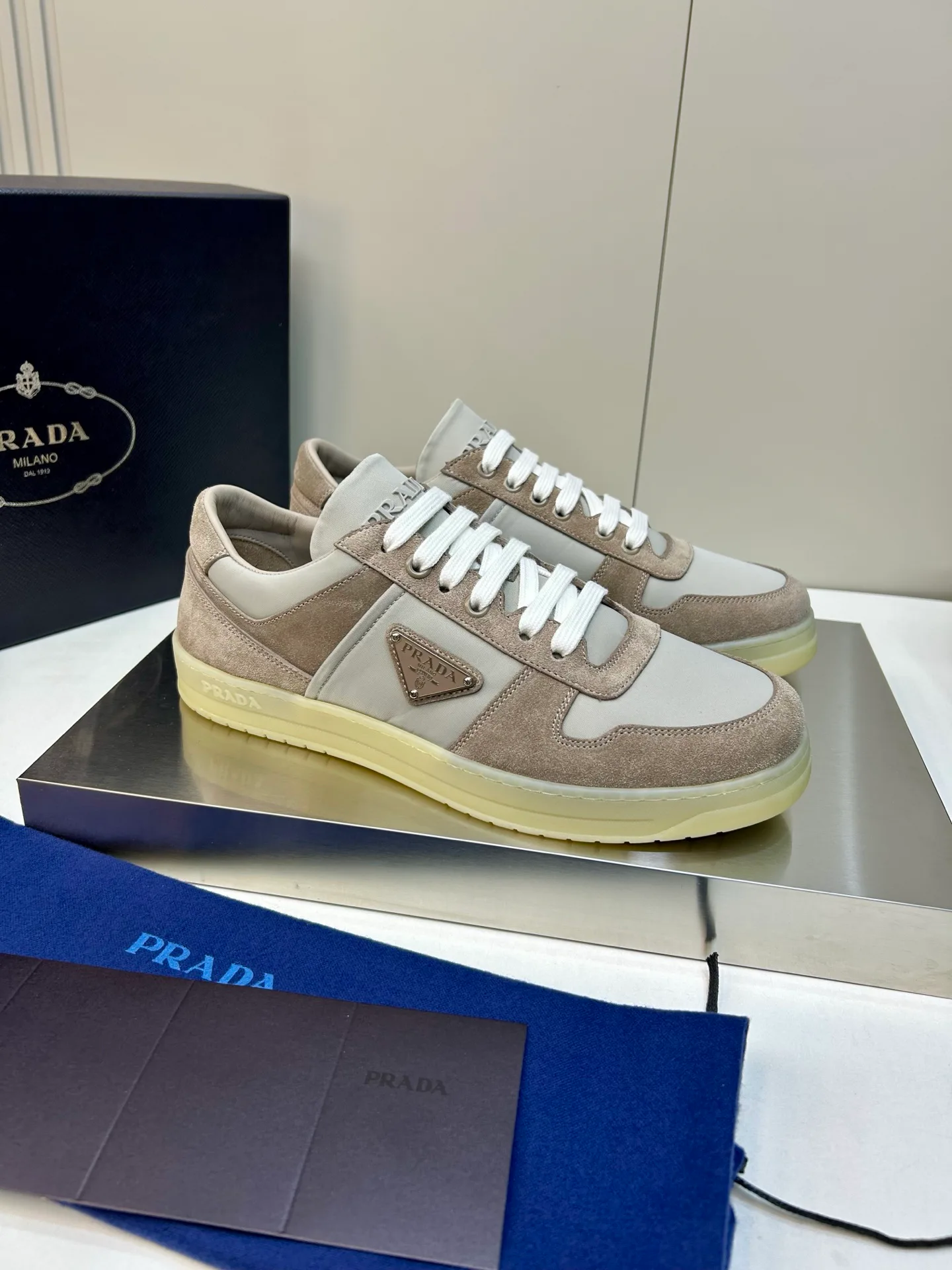 Men's Sneakers PRADA 18267435