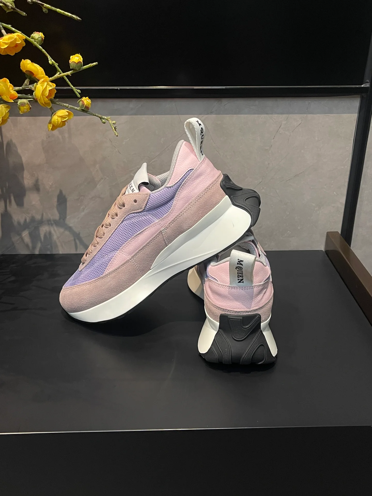 Women's Sneakers ALEXANDER MCQUEEN 18465078