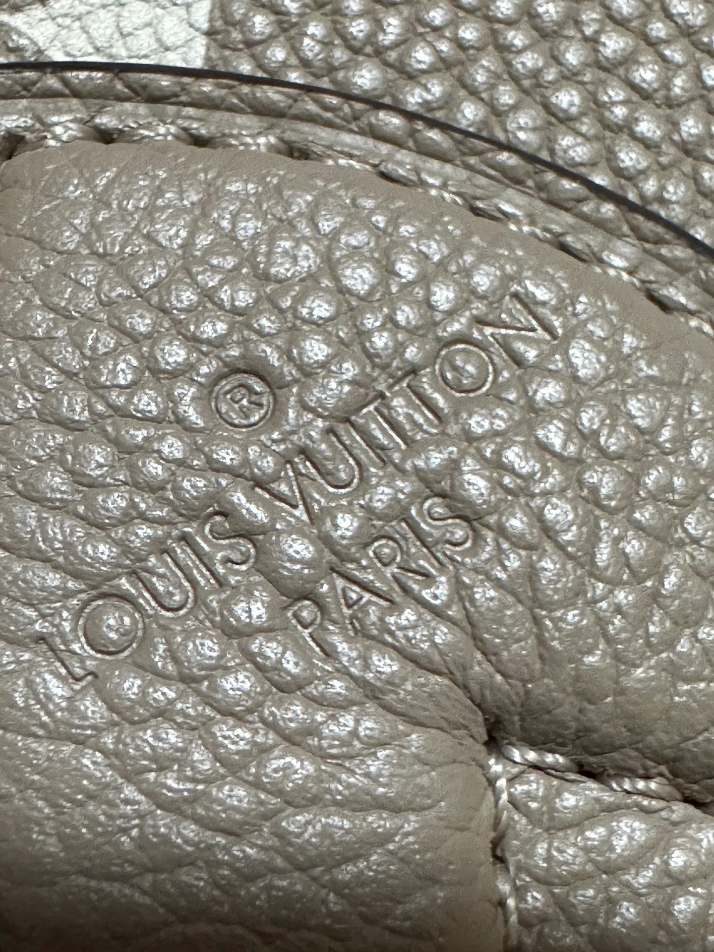 Women's Classic Handbags LOUIS VUITTON 16830633