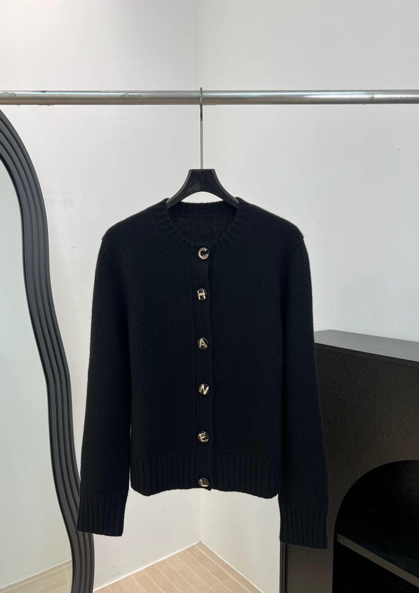 Women's Jumpers And Sweaters CHANEL 17301937