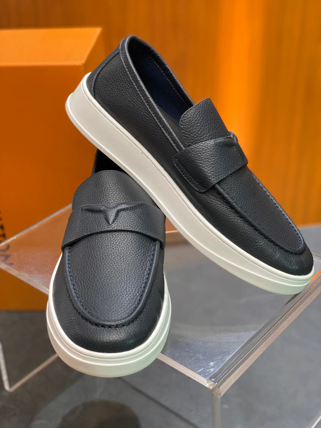 Women's Loafers And Moccasins LOUIS VUITTON 17932746