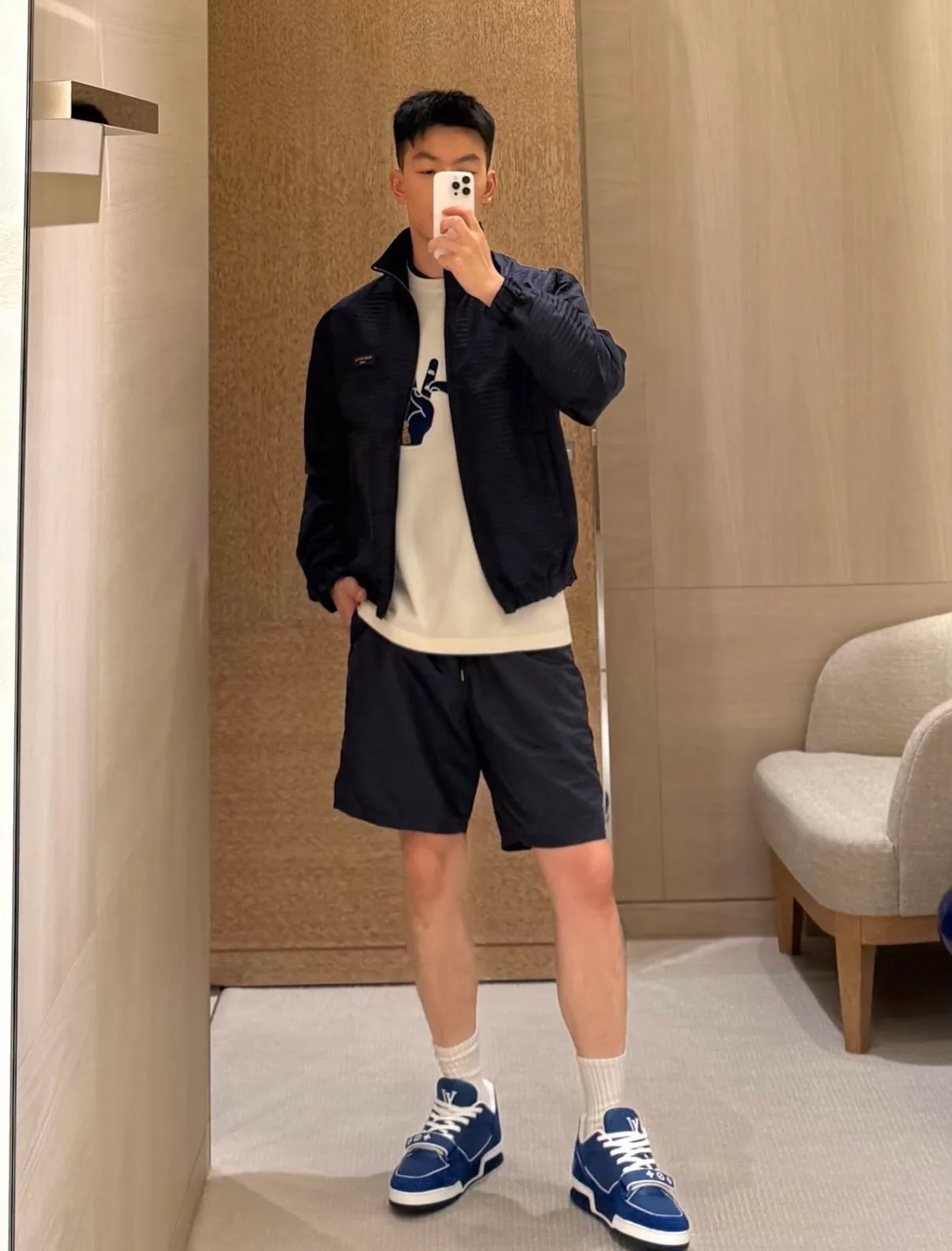 Куртки И Пуховики Мужские Louis Vuitton 18669277