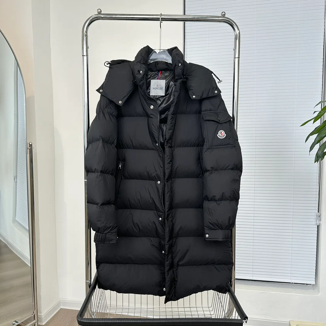 Women's Jackets And Down Jackets MONCLER 18415699