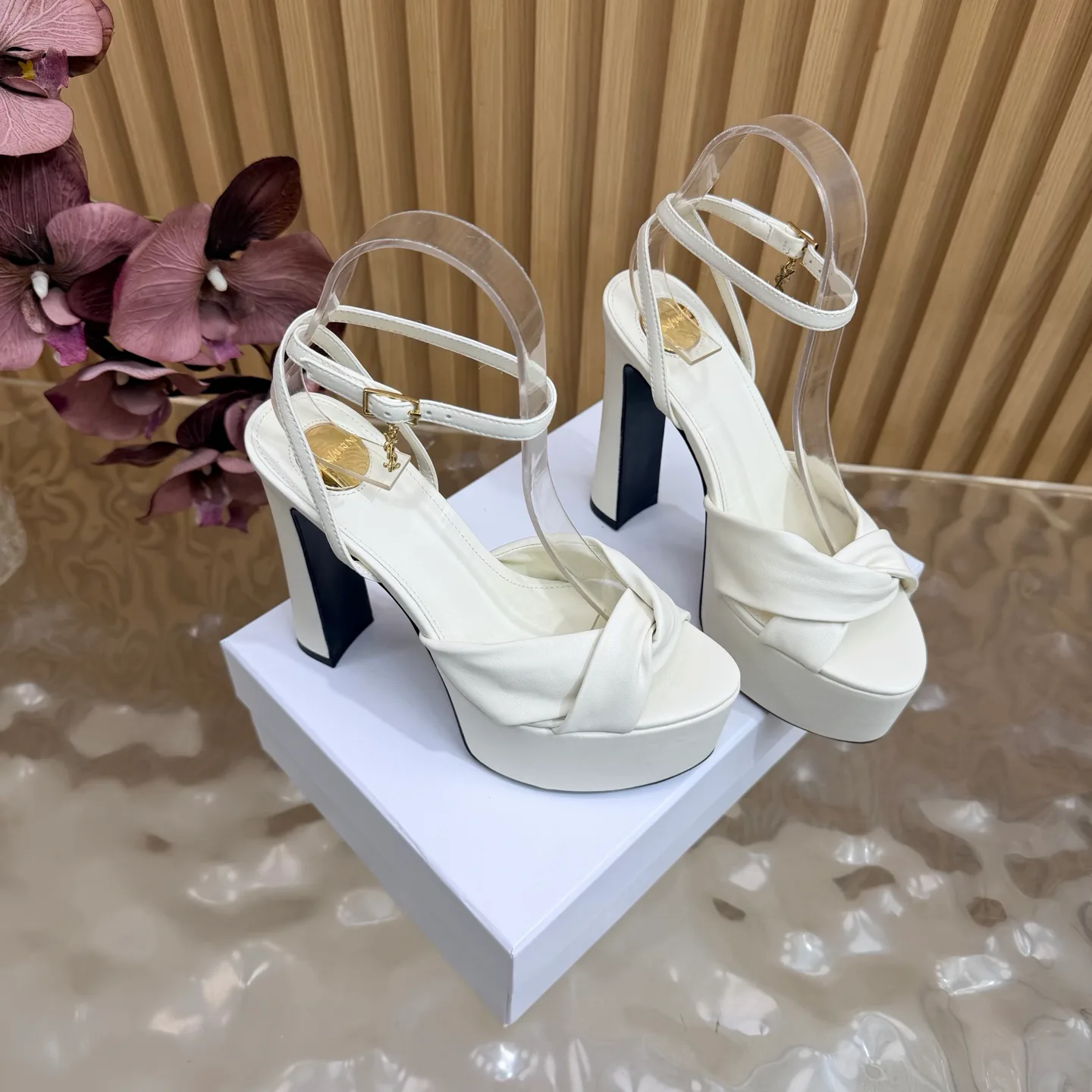 Women's Open-Toe Sandals SAINT LAURENT 18235640