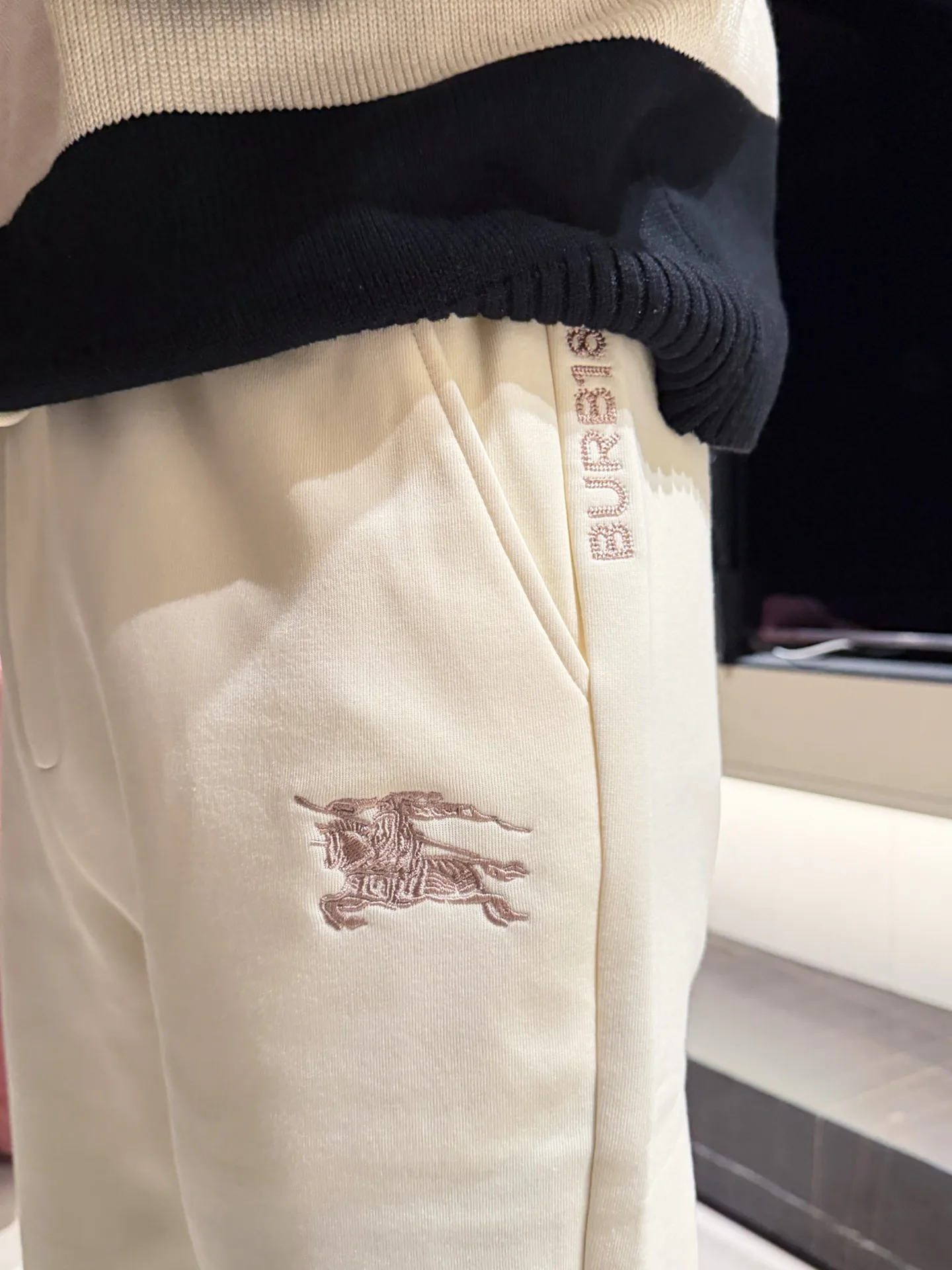 Men's Trousers BURBERRY 18499700