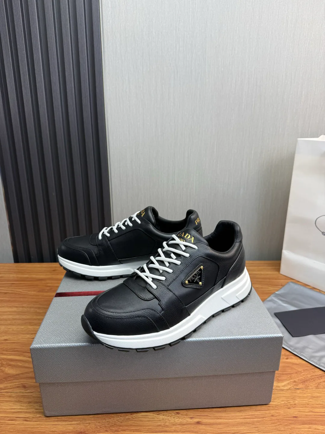 Men's Sneakers PRADA 18418641