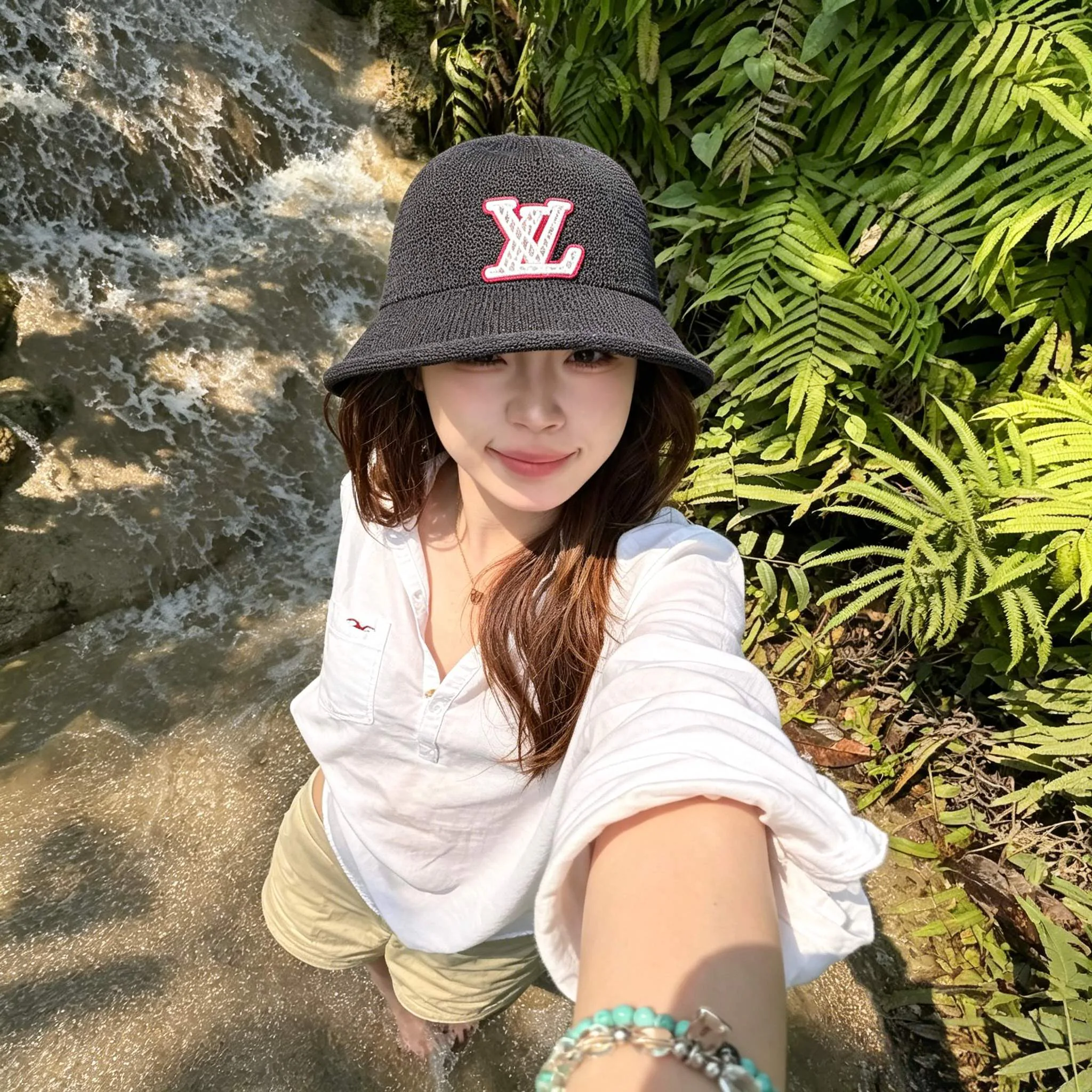 Hats LOUIS VUITTON 17498310