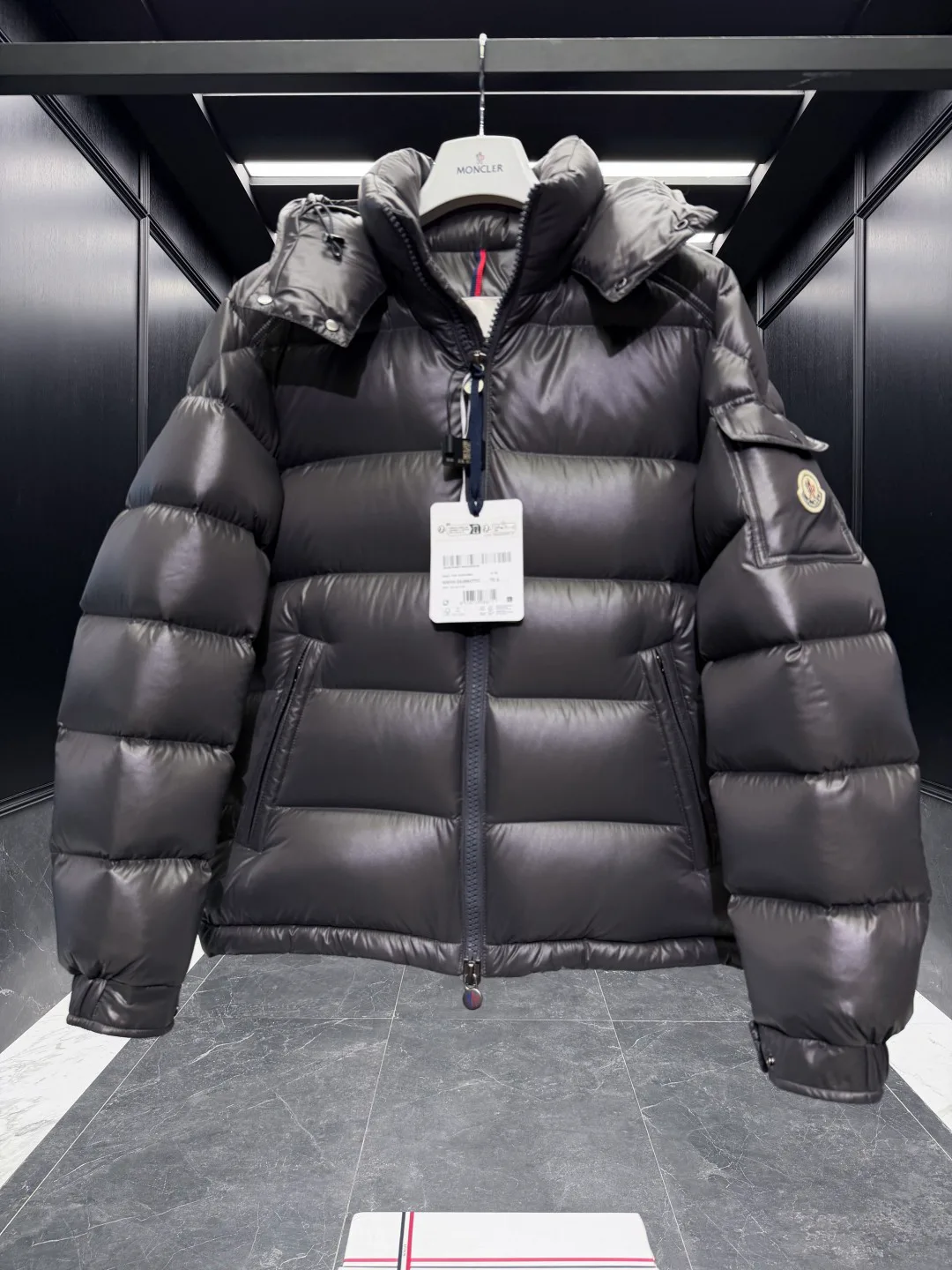 Men's Jackets And Down Jackets MONCLER 18029796