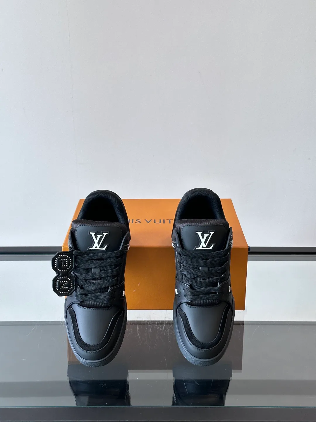 Men's Sneakers LOUIS VUITTON 17926953