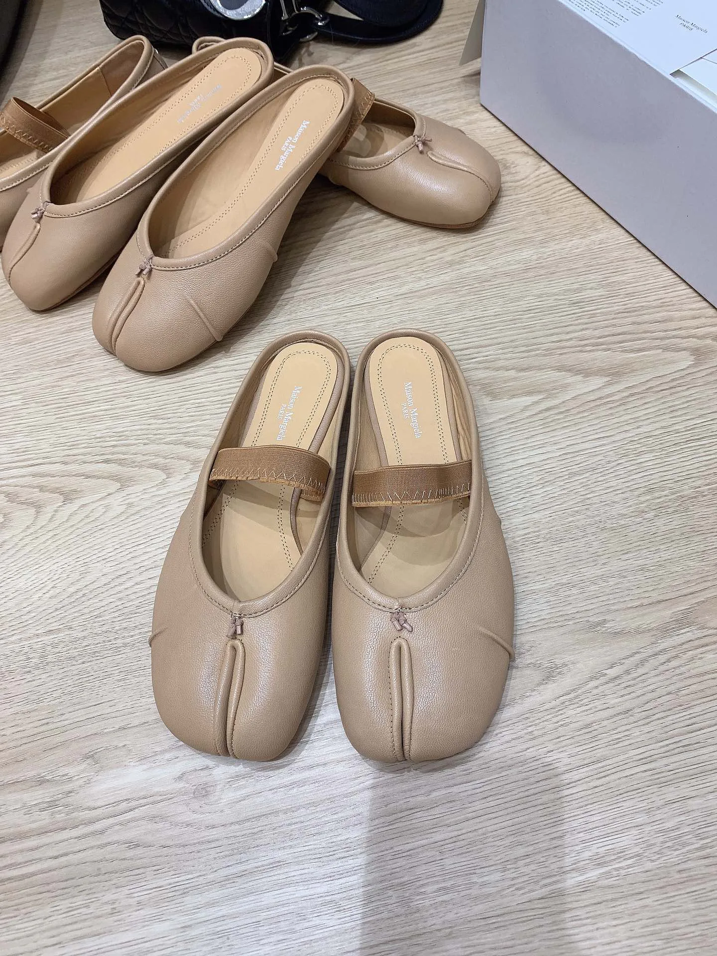Women's Ballet Flats MAISON MARGIELA 18160100