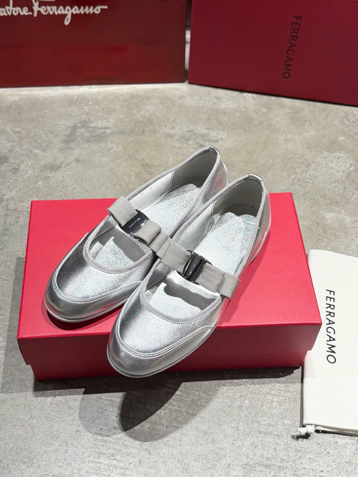 Women's Ballet Flats SALVATORE FERRAGAMO 18340755