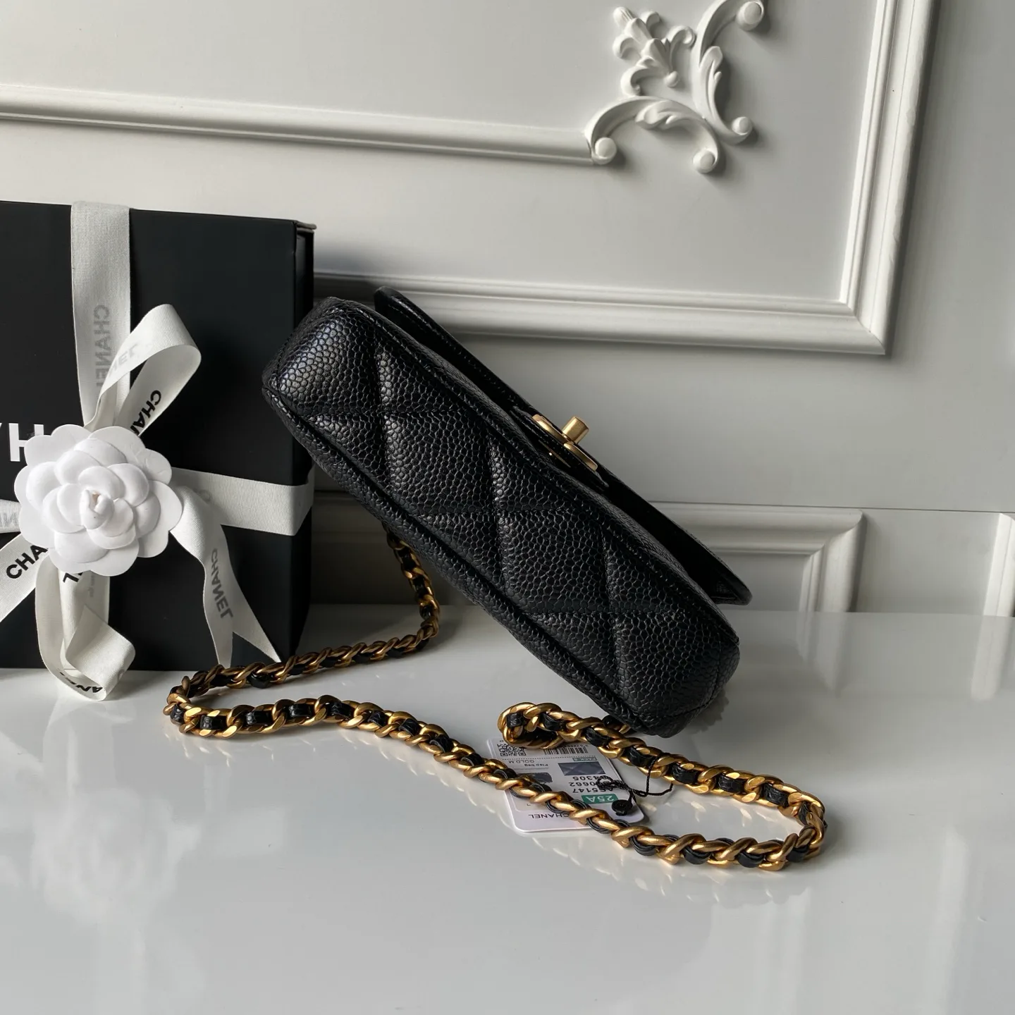 Women's Classic Handbags CHANEL 18000303
