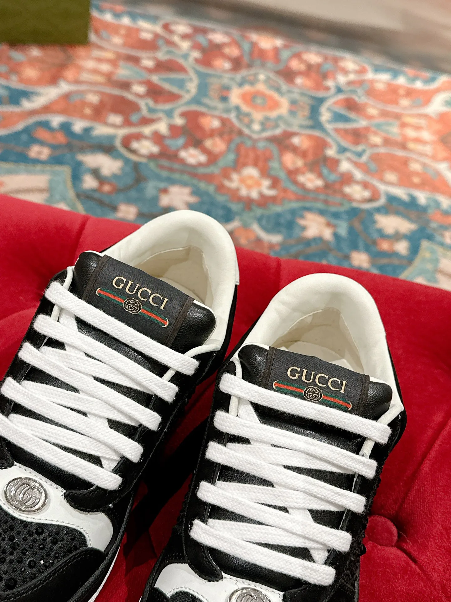Women's Sneakers GUCCI 17956652