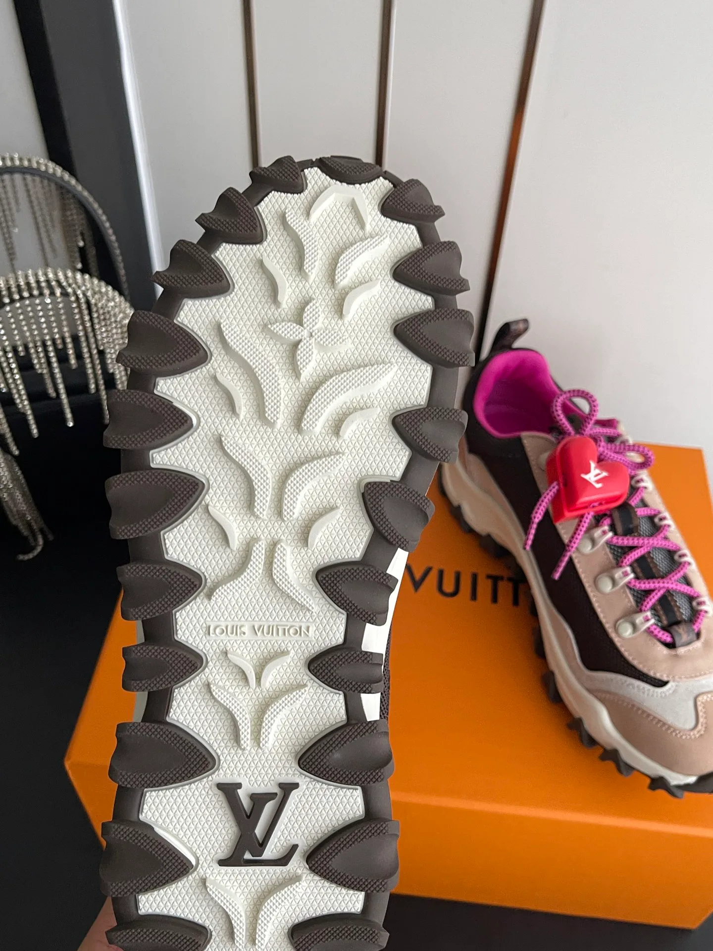 Women's Sneakers LOUIS VUITTON 17554379