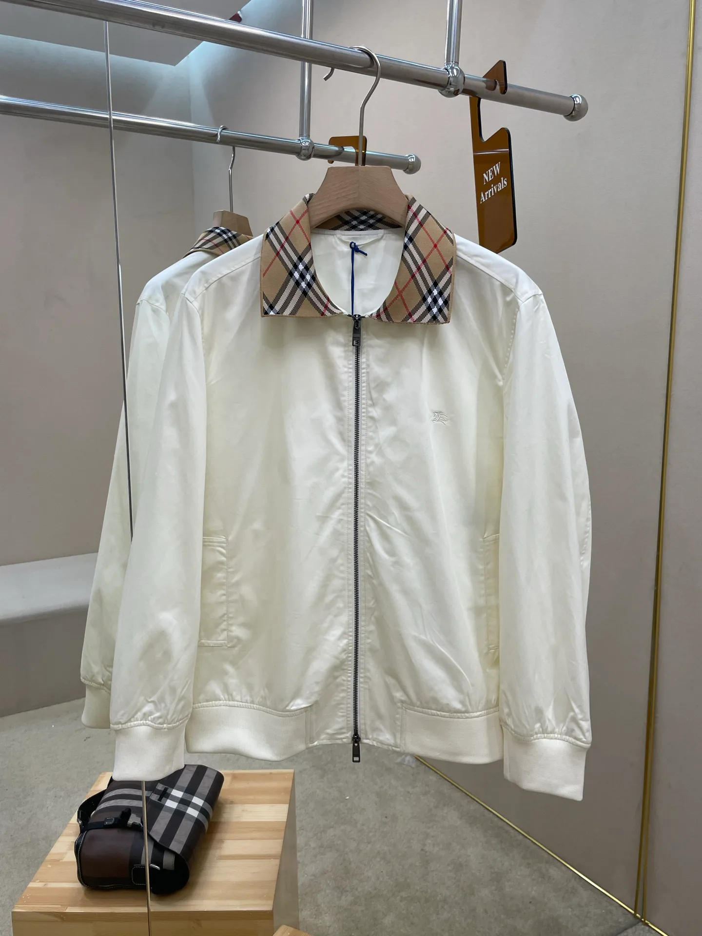 Men's Jackets And Down Jackets BURBERRY 18052747