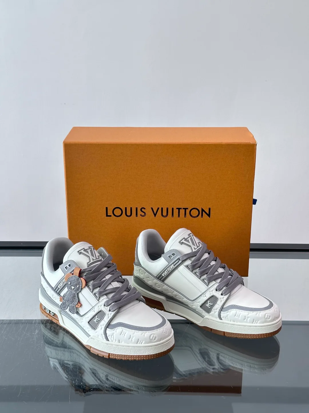 Women's Sneakers LOUIS VUITTON 18102724