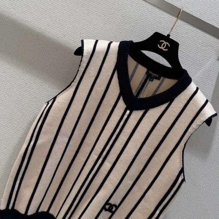 Women's Vests CHANEL 17834772