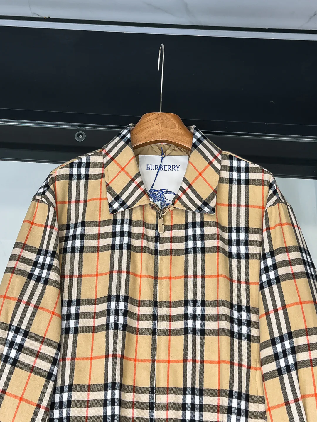 Men's Jackets And Down Jackets BURBERRY 18499083