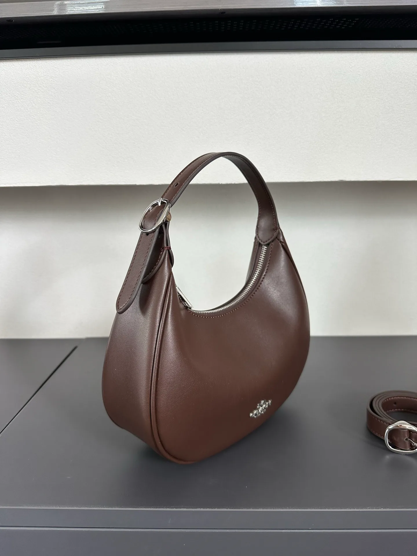 Women's Classic Handbags COACH 17960979