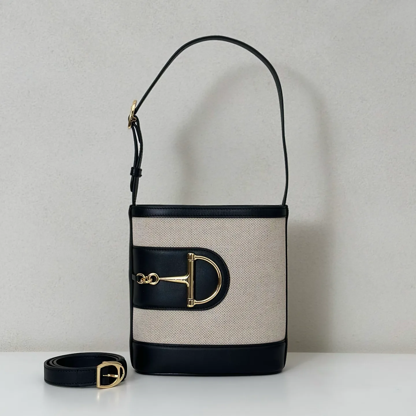 Women's Classic Handbags GUCCI 18310181