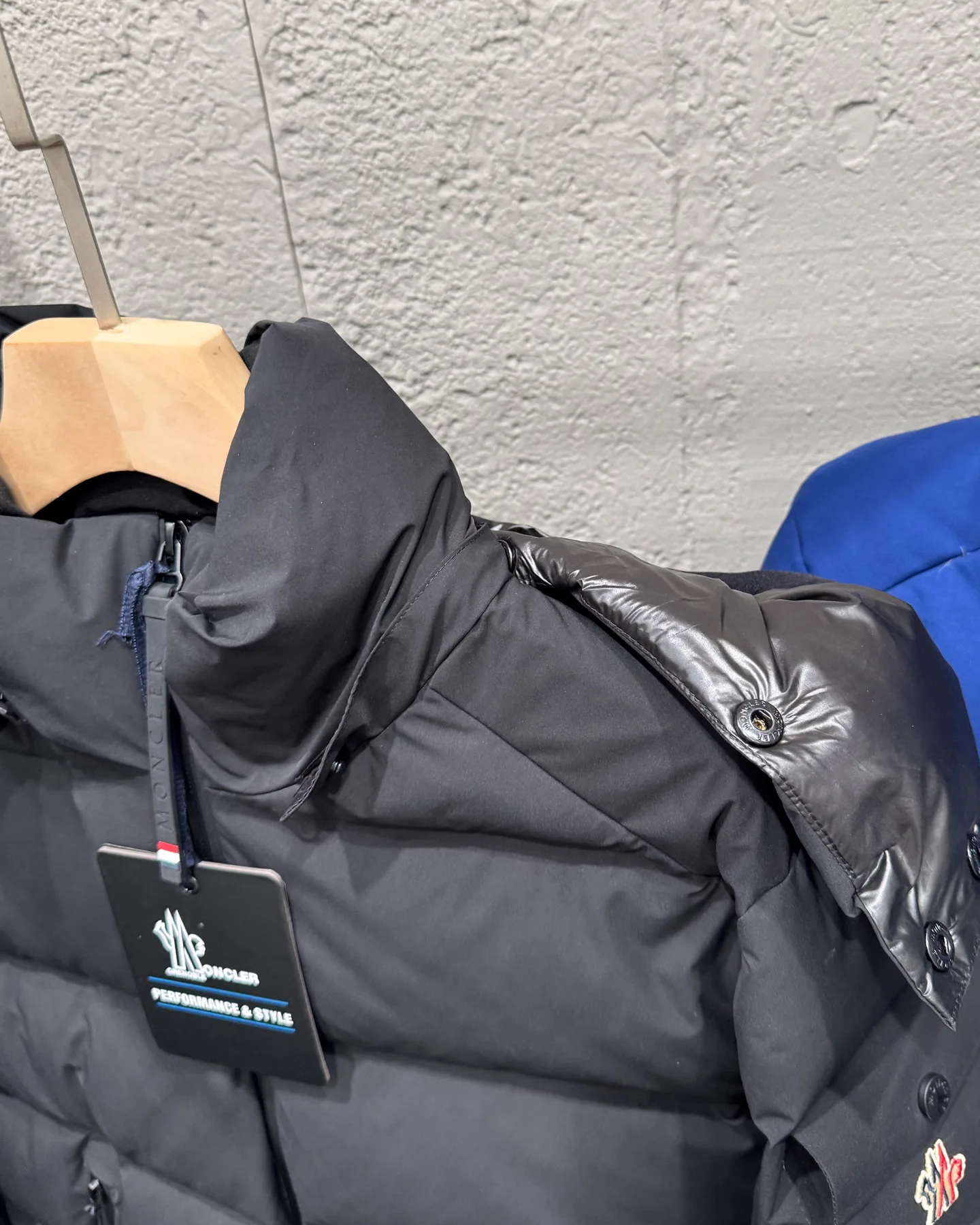 Men's Jackets And Down Jackets MONCLER 17942231